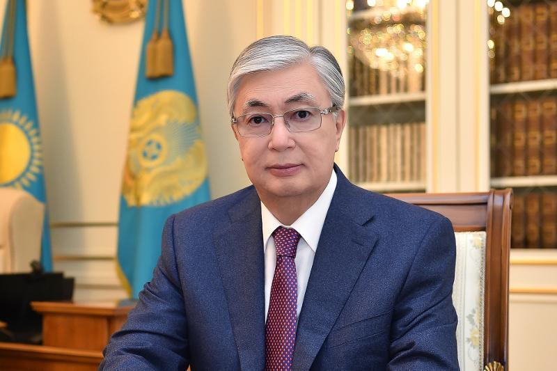 Президент Казахстана поздравил кыргызстанцев с 30-летием независимости  