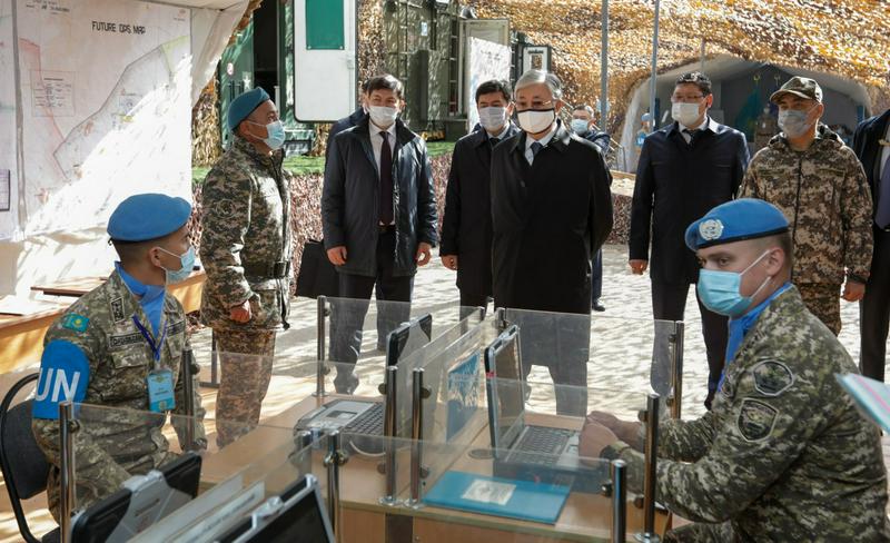 Президент Казахстана: Опыт борьбы с пандемией показал востребованность компонентов "двойного назначения" в армии  
