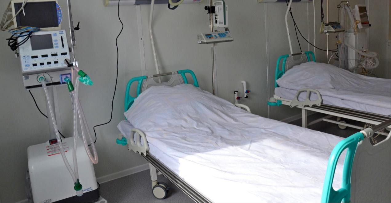 Главврач Атырауской областной больницы опроверг информацию о пустующих палатах 