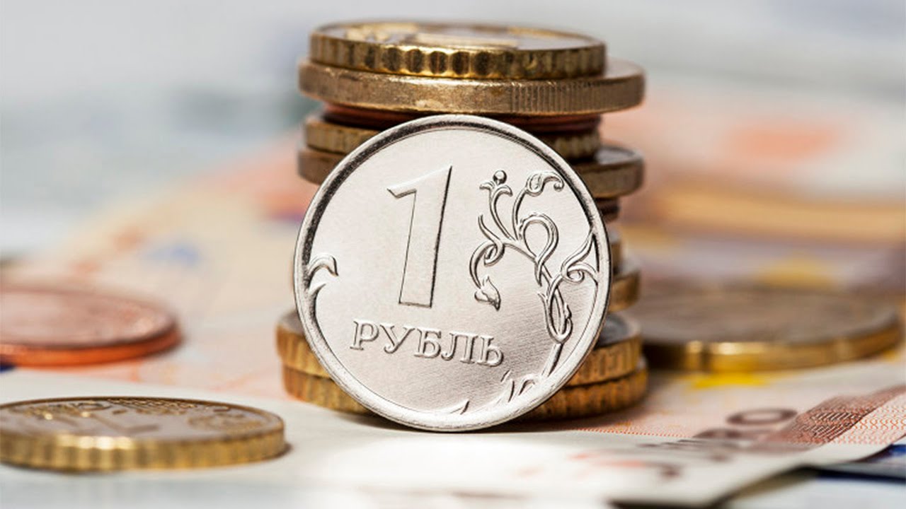 Перед праздничными выходными российский рубль укреплялся  