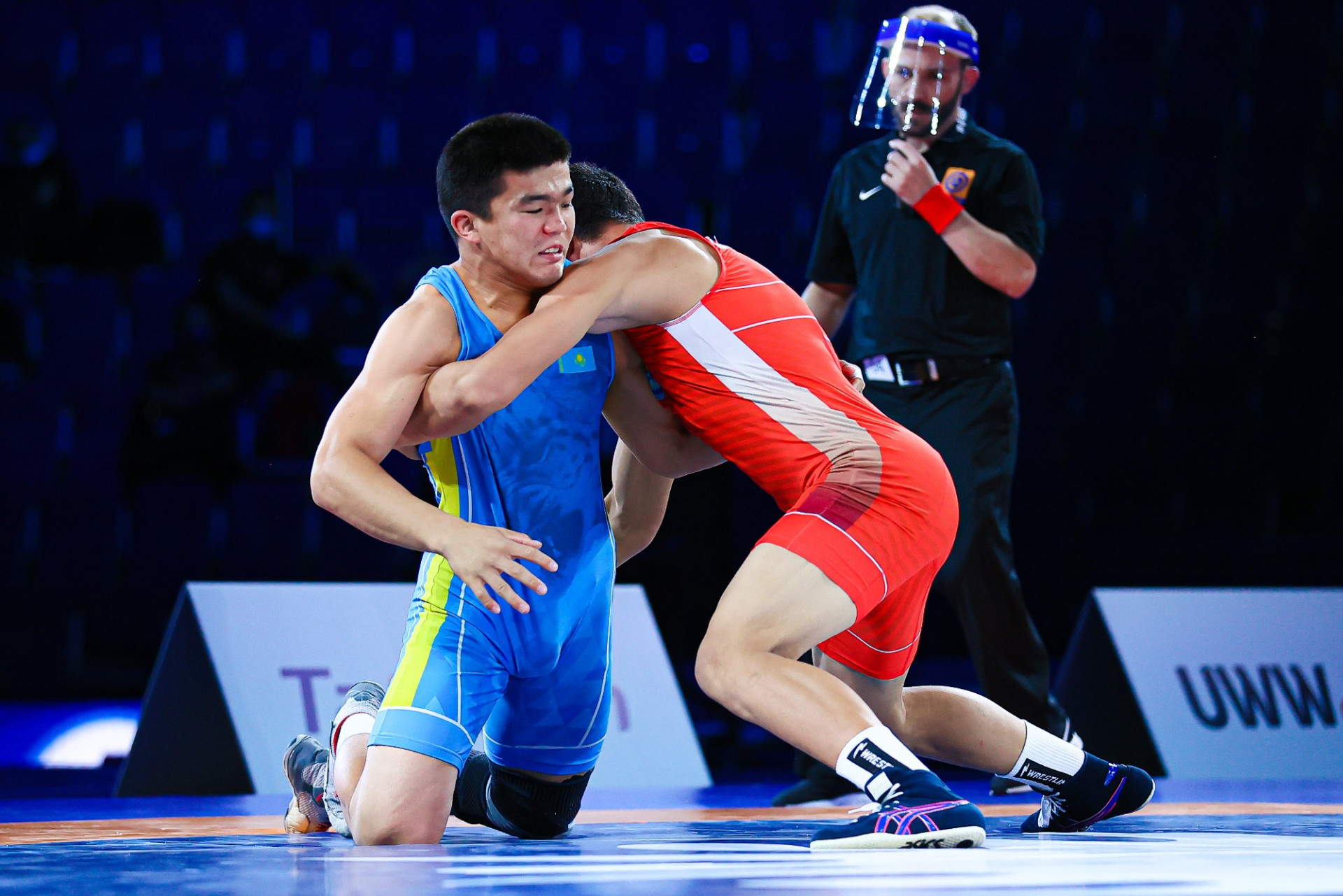 Казахстанец стал серебряным призером юниорского чемпионата мира по вольной борьбе