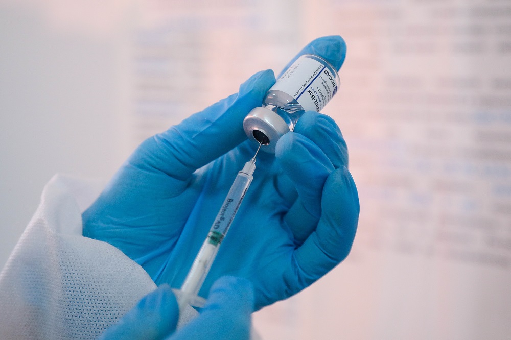 Более 110 тысяч актюбинцев получили первый компонент вакцины от COVID-19  
