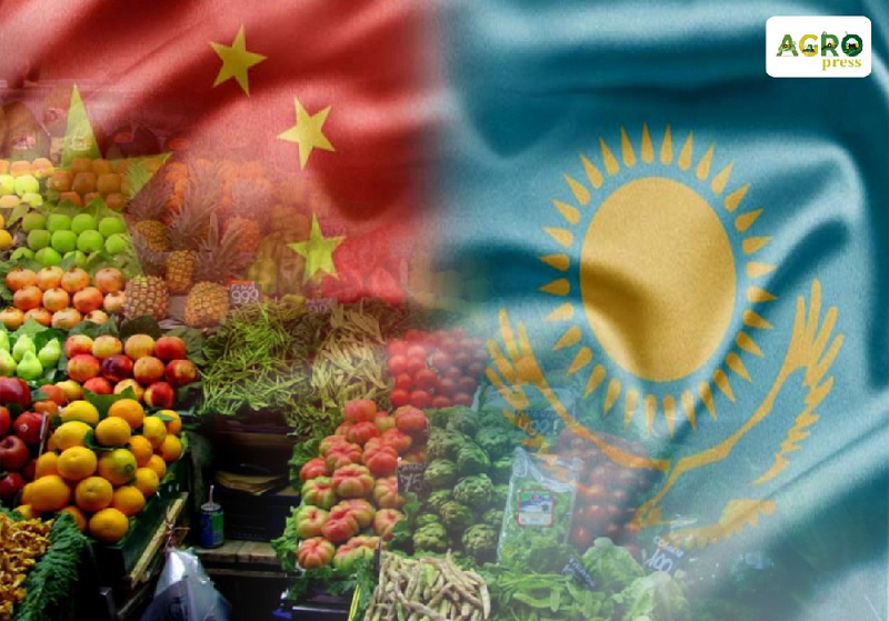 Казахстан временно приостановил ввоз некоторых фруктов из Китая  