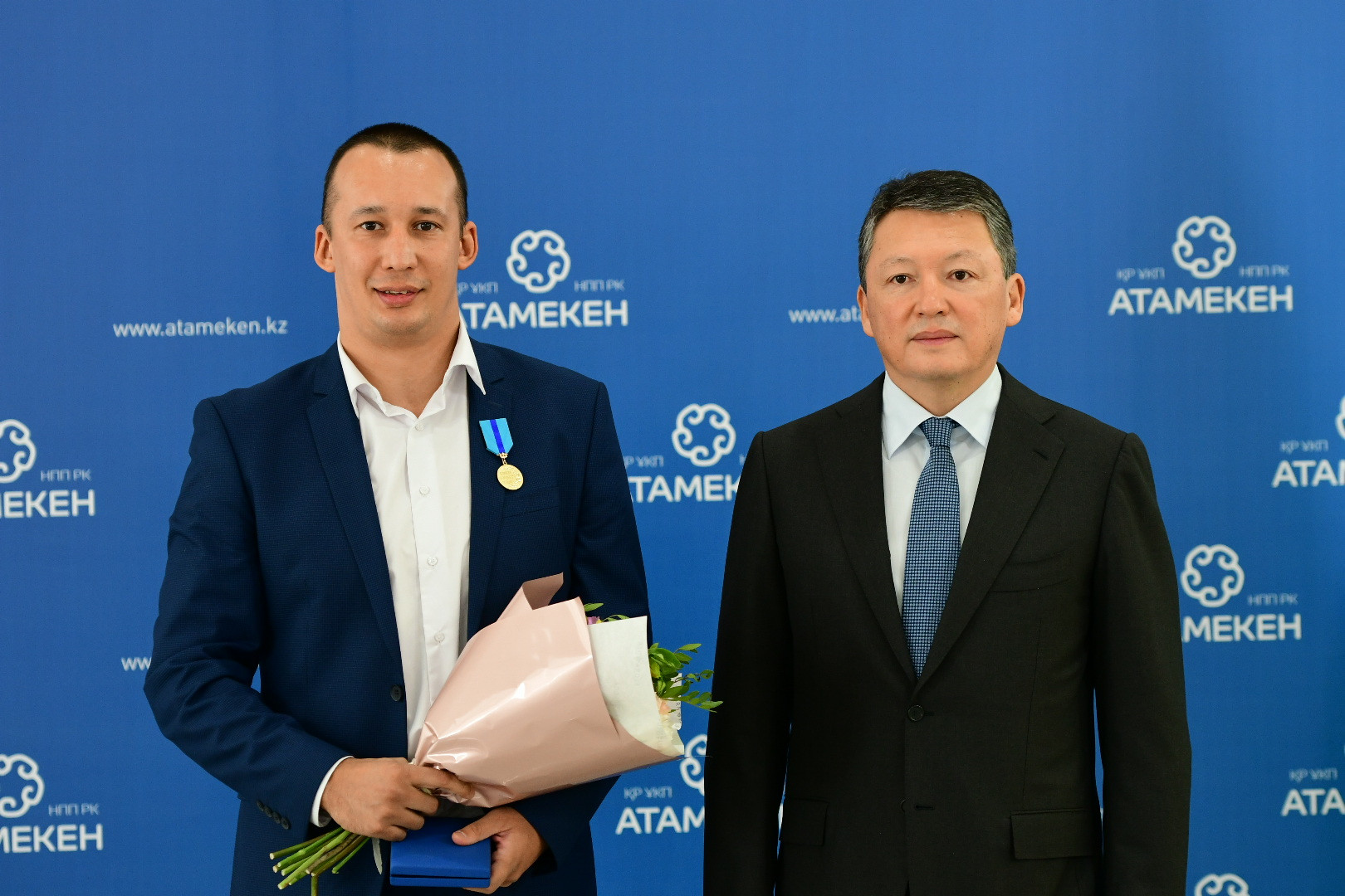 Тимур Кулибаев вручил государственные награды 