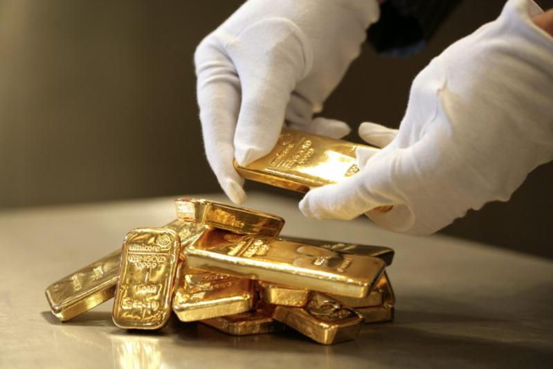 Казахстанцы в мае купили почти 1500 золотых слитков   