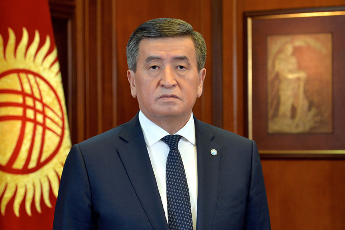 Президент Кыргызстана повторно ввел режим ЧП в Бишкеке   