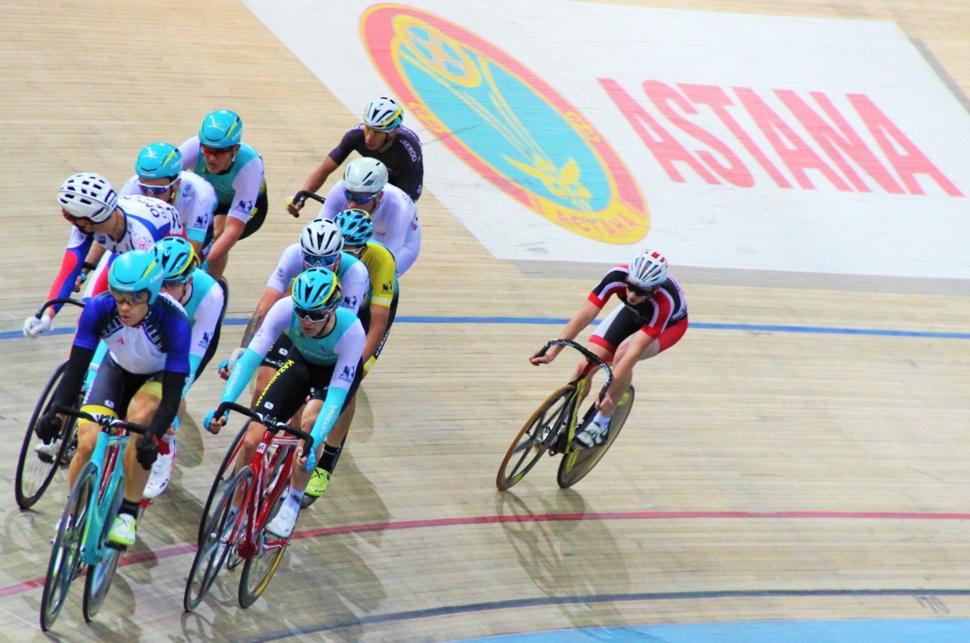 Стали известны имена победителей чемпионата Казахстана по велотреку 