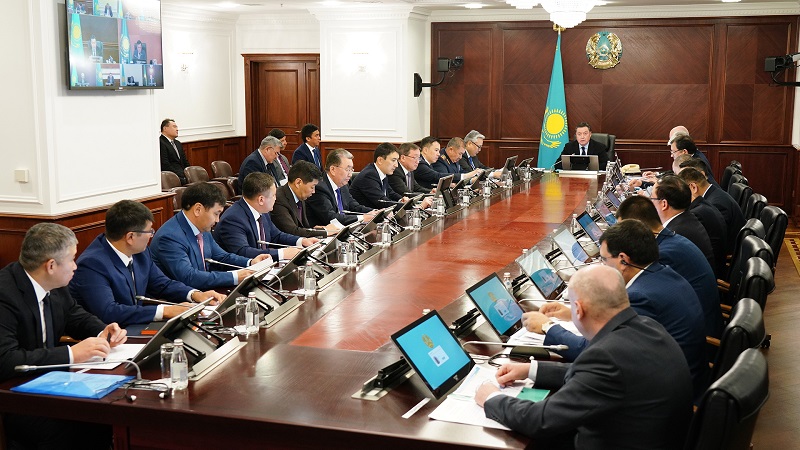 Премьер Казахстана поручил завершить в 2020 году реализацию крупных автодорожных проектов  