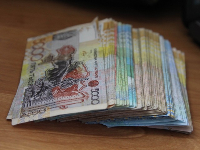 Пенсионные накопления казахстанцев увеличились за год на 18% 