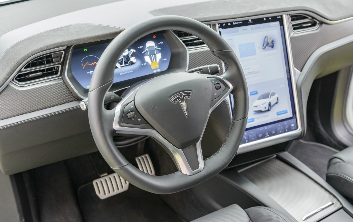 Илон Маск заявил о скором создании полностью автономного автомобиля