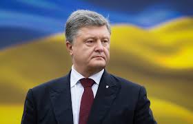 Порошенко объявил о введении военного положения на Украине