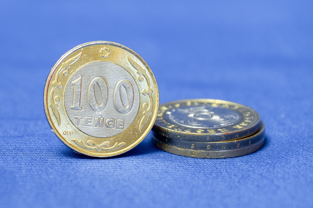 Сколько выплатили казахстанским пенсионерам с начала года  