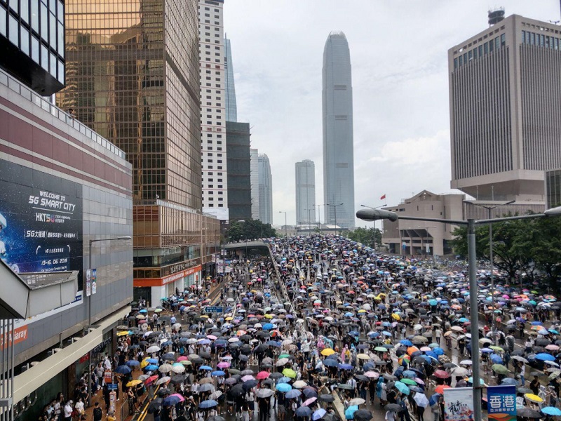 Беспорядки в Гонконге могут негативно отразиться на экономике города   