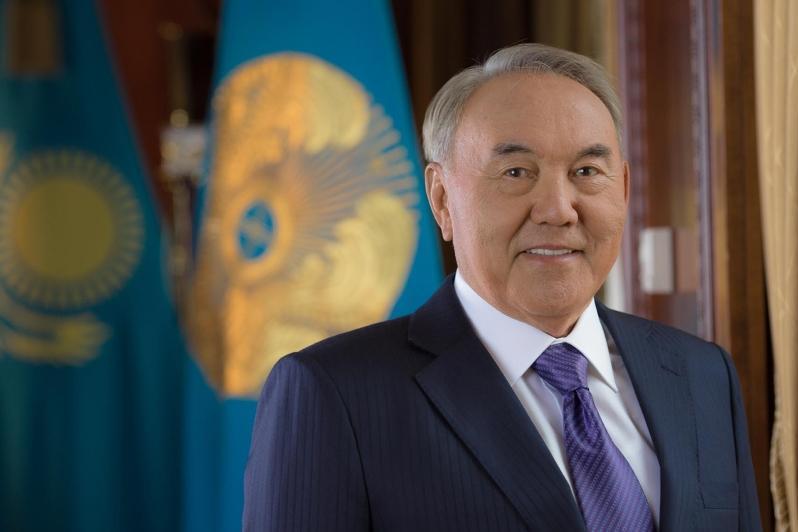 Нурсултан Назарбаев проголосовал на выборах депутатов мажилиса от АНК     