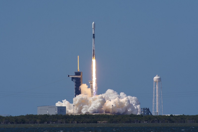 SpaceX успешно вывела на орбиту еще 60 интернет-спутников Starlink  