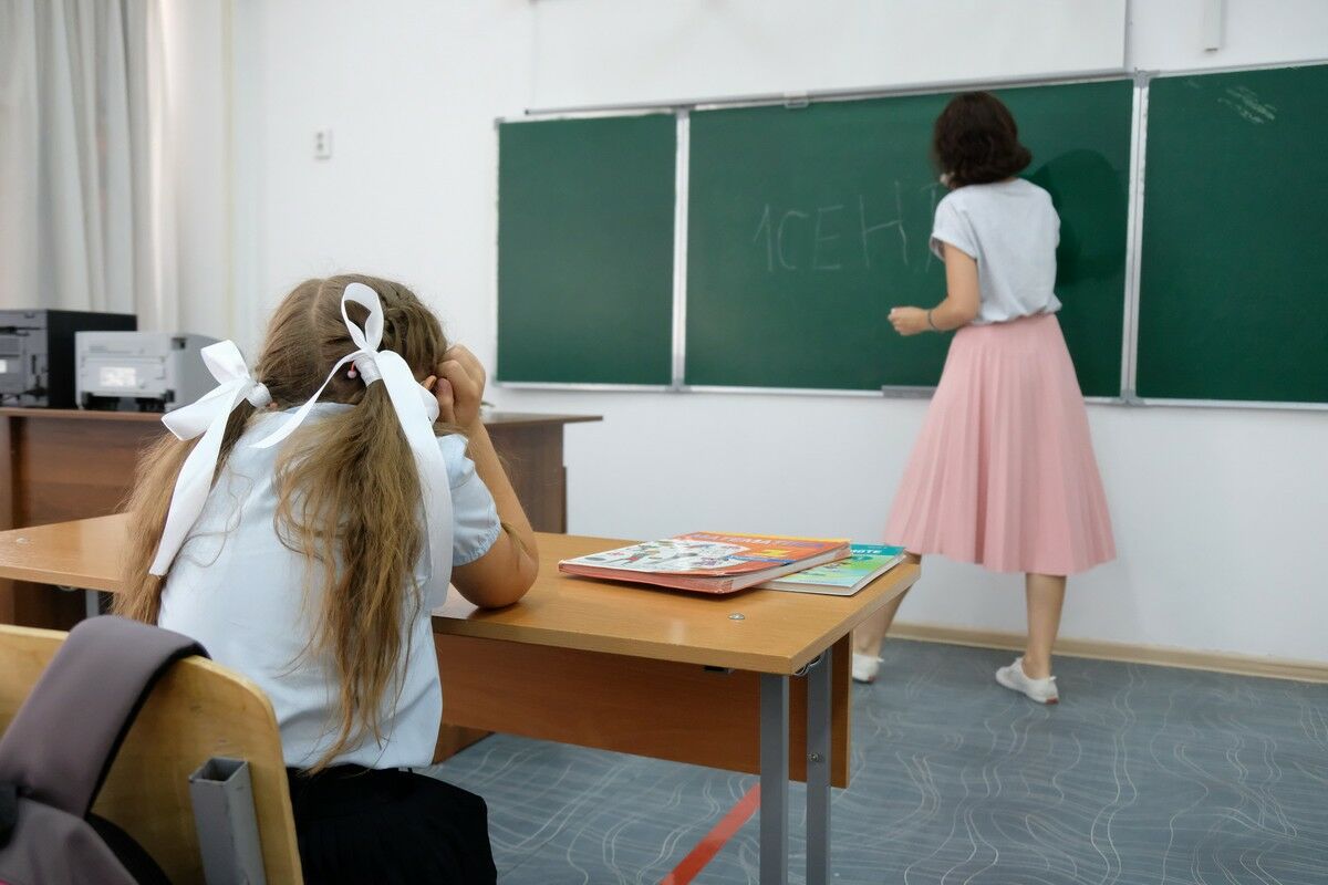 Сколько в Казахстане получают учителя 