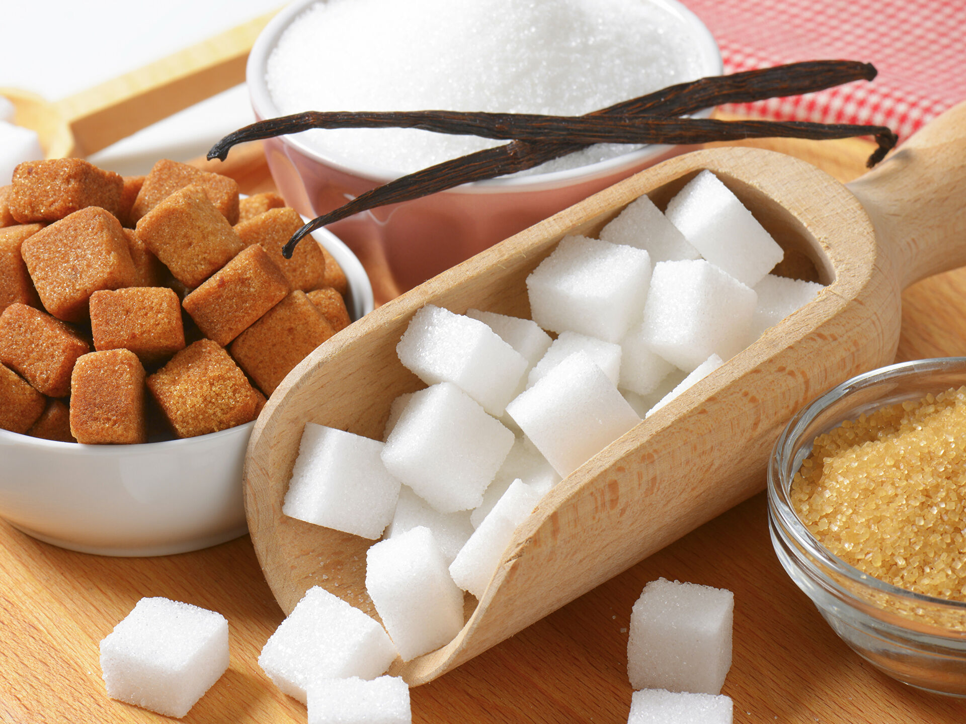 Назвали скрытые источники сахара, опасные для здоровья  
