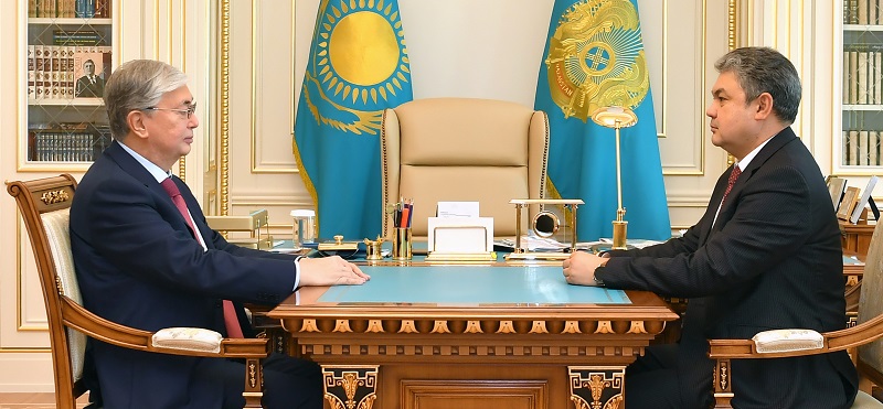 Касым-Жомарт Токаев принял вновь назначенного посла Казахстана в России   
