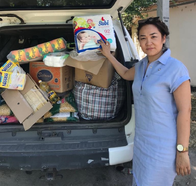 Предпринимательницы Казахстана на месте оказали помощь арысцам