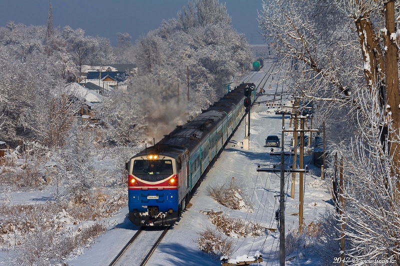 Поезд Уральск – Алматы со 182 пассажирами застрял в Караганде из-за неисправности  