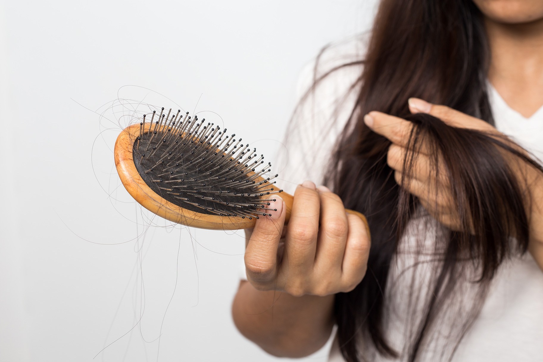 Как можно остановить выпадение волос после COVID-19