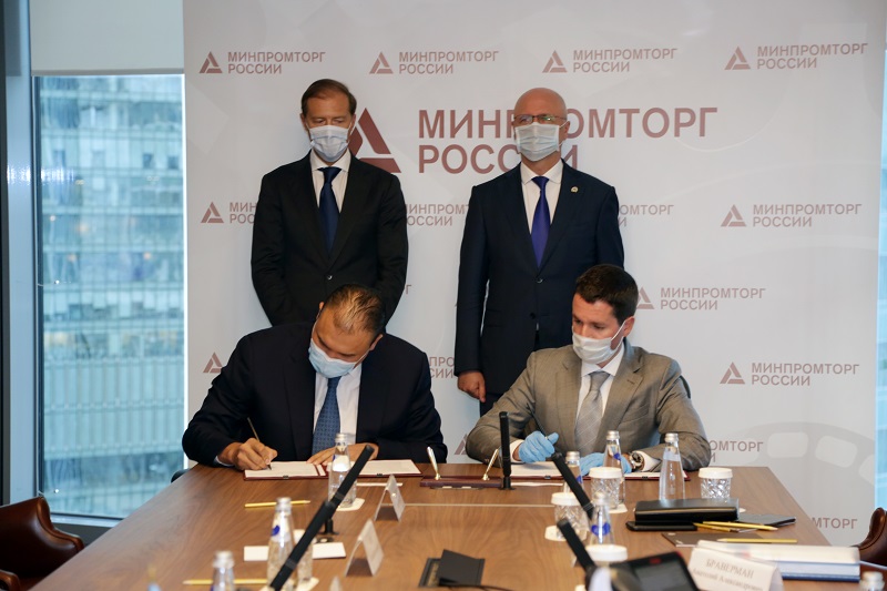 Россия готова выделить гарантированный объем вакцины от COVID-19 Казахстану  