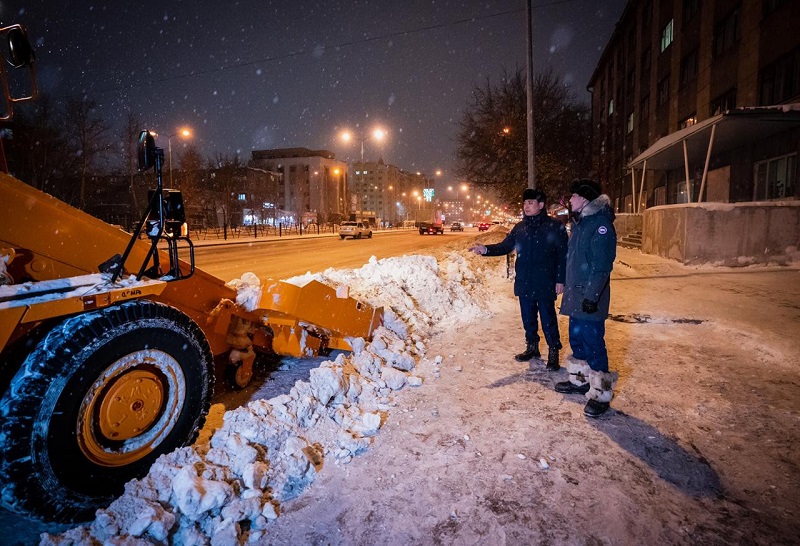 В столице при обильных осадках ежедневно вывозят свыше 2,5 тыс. КамАЗов снега  