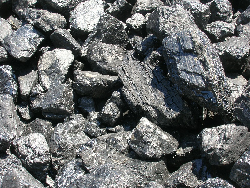 Цены на уголь продолжают расти из-за посредников – депутат  