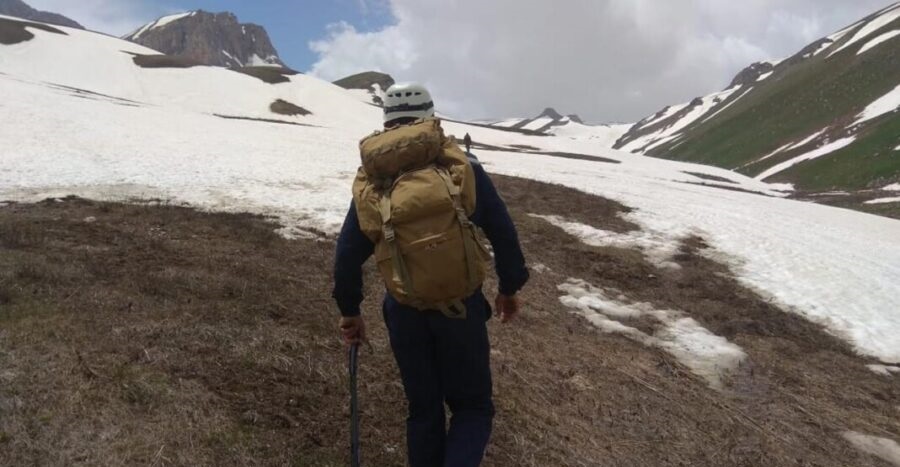 Спасатели нашли троих из семерых пропавших туристов в горах в Туркестанской области  