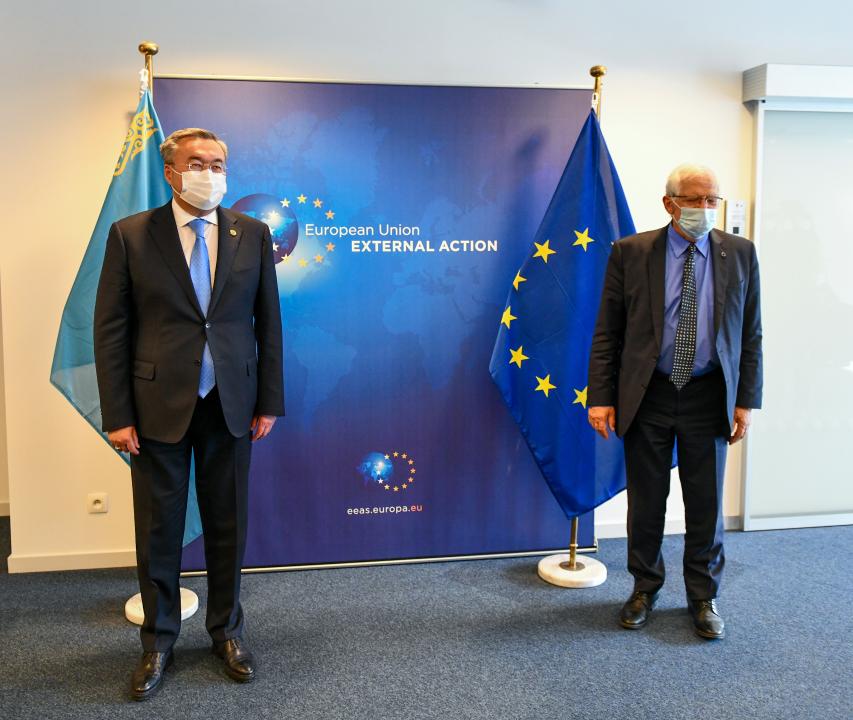 Боррель: ЕС следует расширять сотрудничество с Казахстаном  