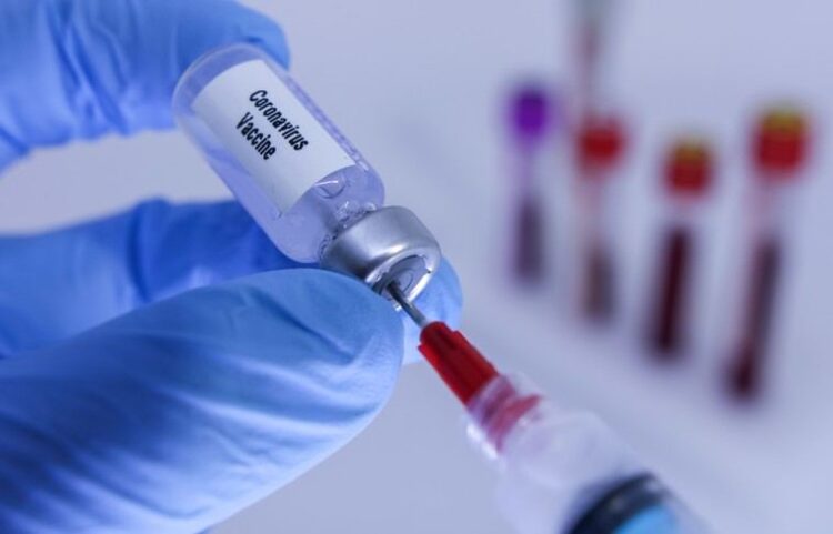 Производство вакцины от коронавируса в России может начаться к началу зимы  