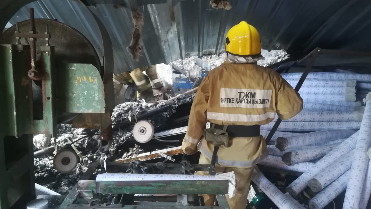Взрыв котла произошел в цеху в Алматинской области  