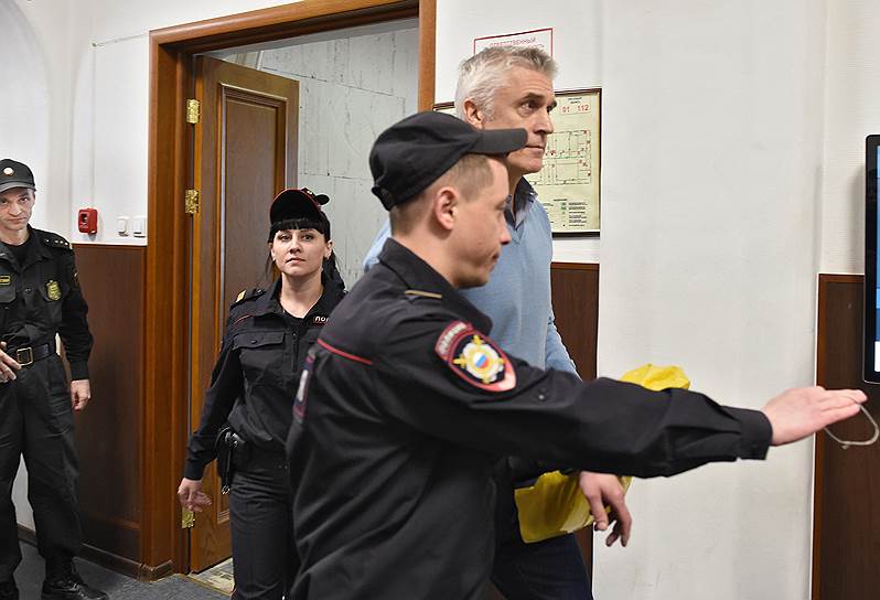 Майклу Калви суд продлил домашний арест до 14 июля  