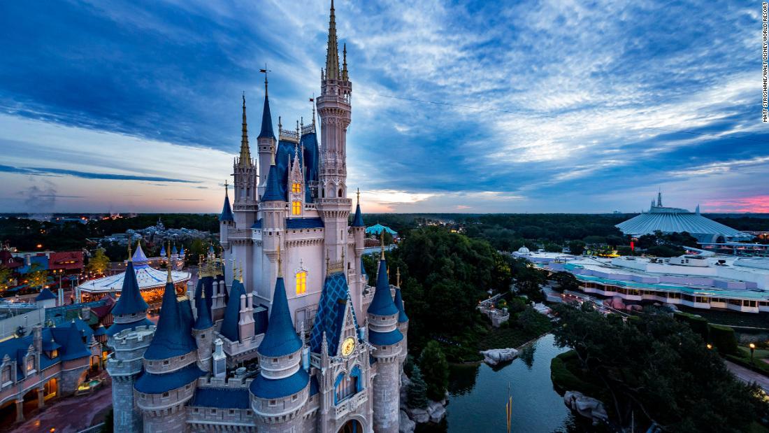 Disney 32 мың қызметкерін жұмыстан шығарады