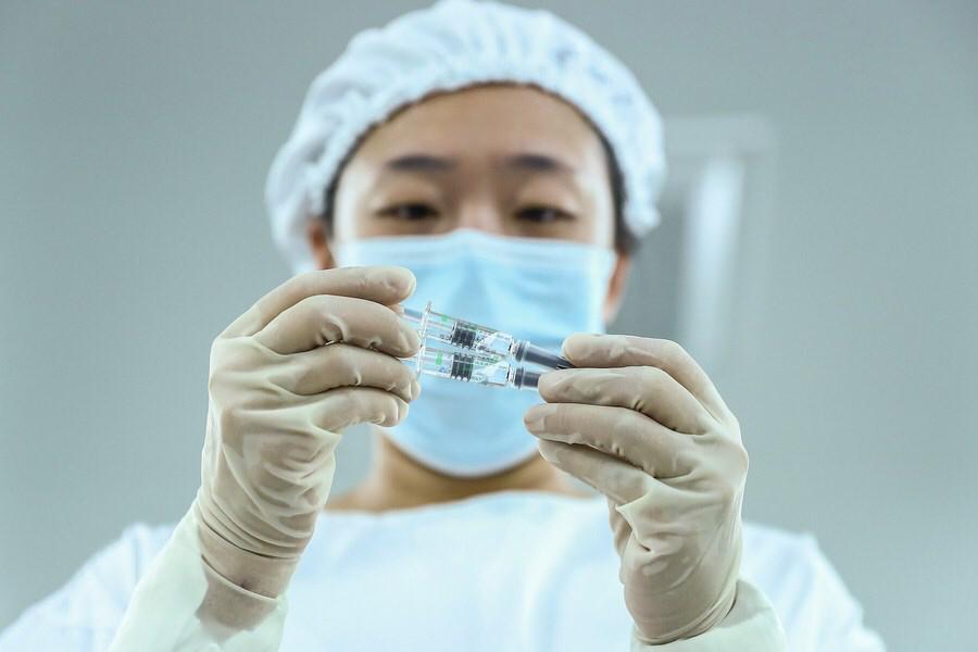 Қытайда Sinopharm вакцинасын пайдалануға рұқсат берілді