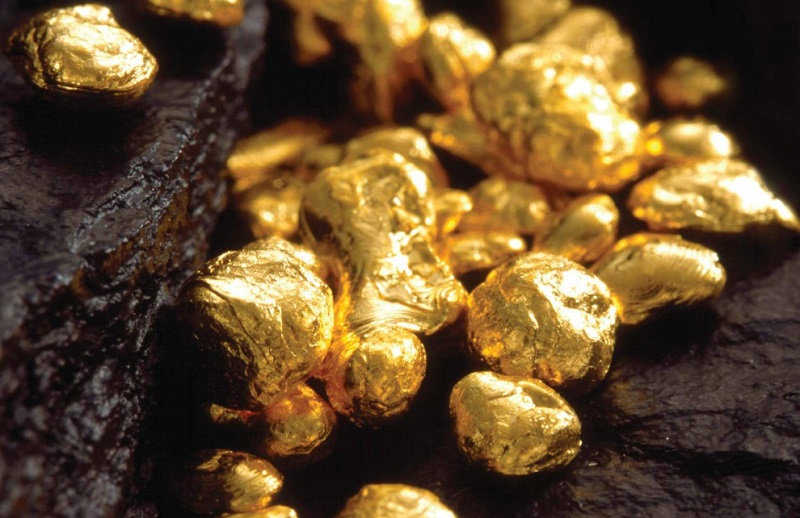 Цена золота достигла максимума с 2012 года  
