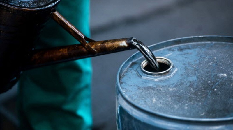 Пошлина на экспорт нефти из России с 1 декабря повышается на $2,2  
