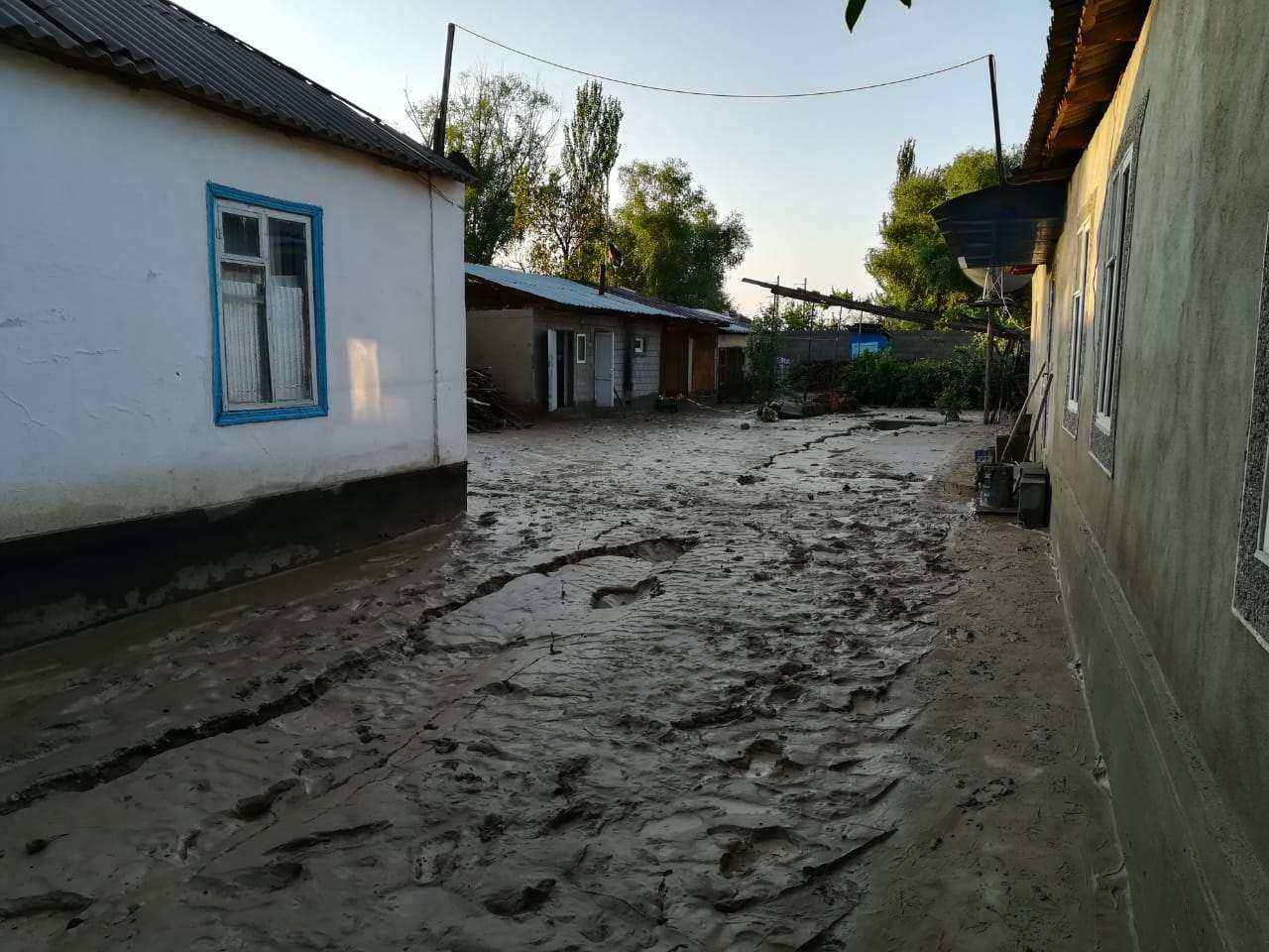В пострадавшем от подтоплений селе в Алматинской области откачали воду почти из всех дворов   