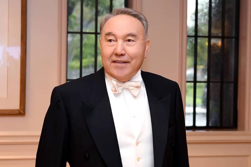 Нурсултан Назарбаев участвует в церемонии интронизации императора Японии  