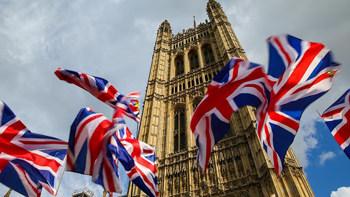 Британские власти могут продлить запрет на международные поездки 