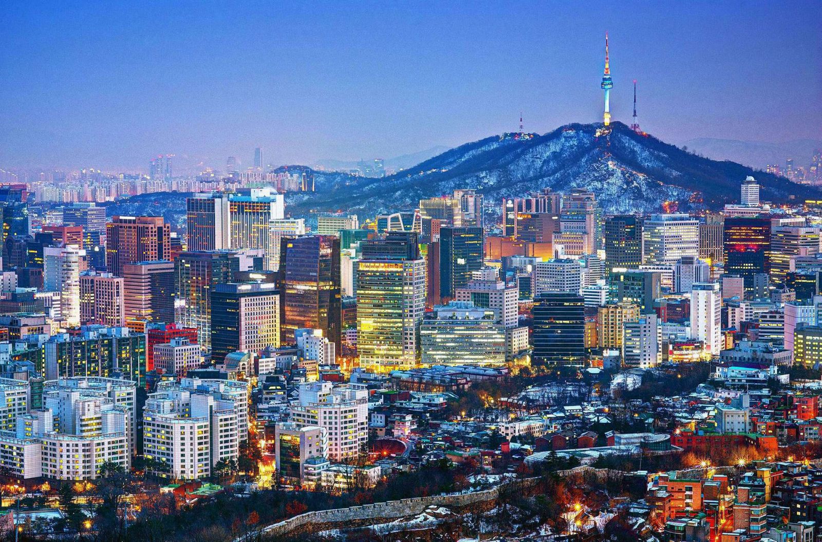 Южная Корея усиливает ограничительные меры на фоне роста числа случаев COVID-19  