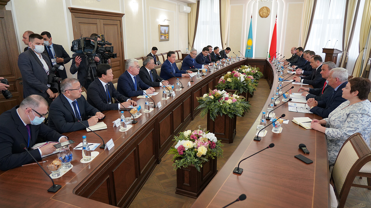 Мамин провел переговоры с премьер-министром Беларуси 