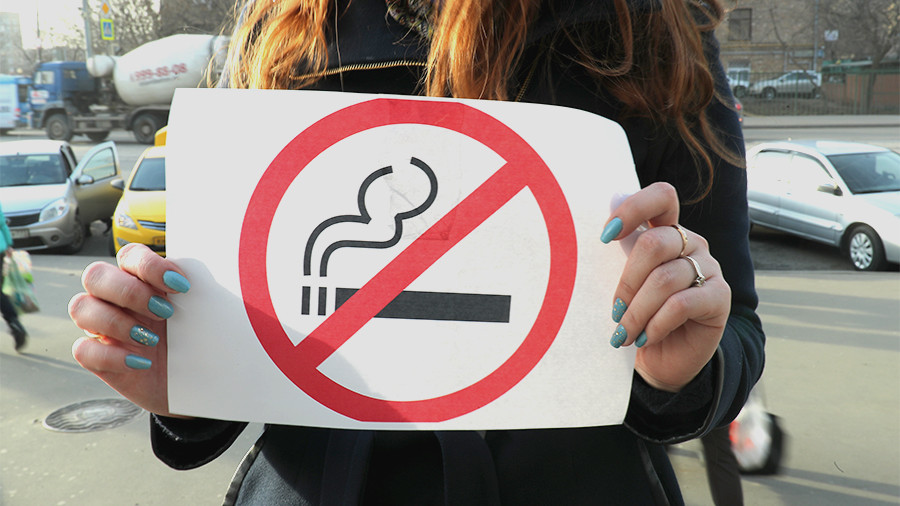 Некурящим работникам могут увеличить отпуск в России  
