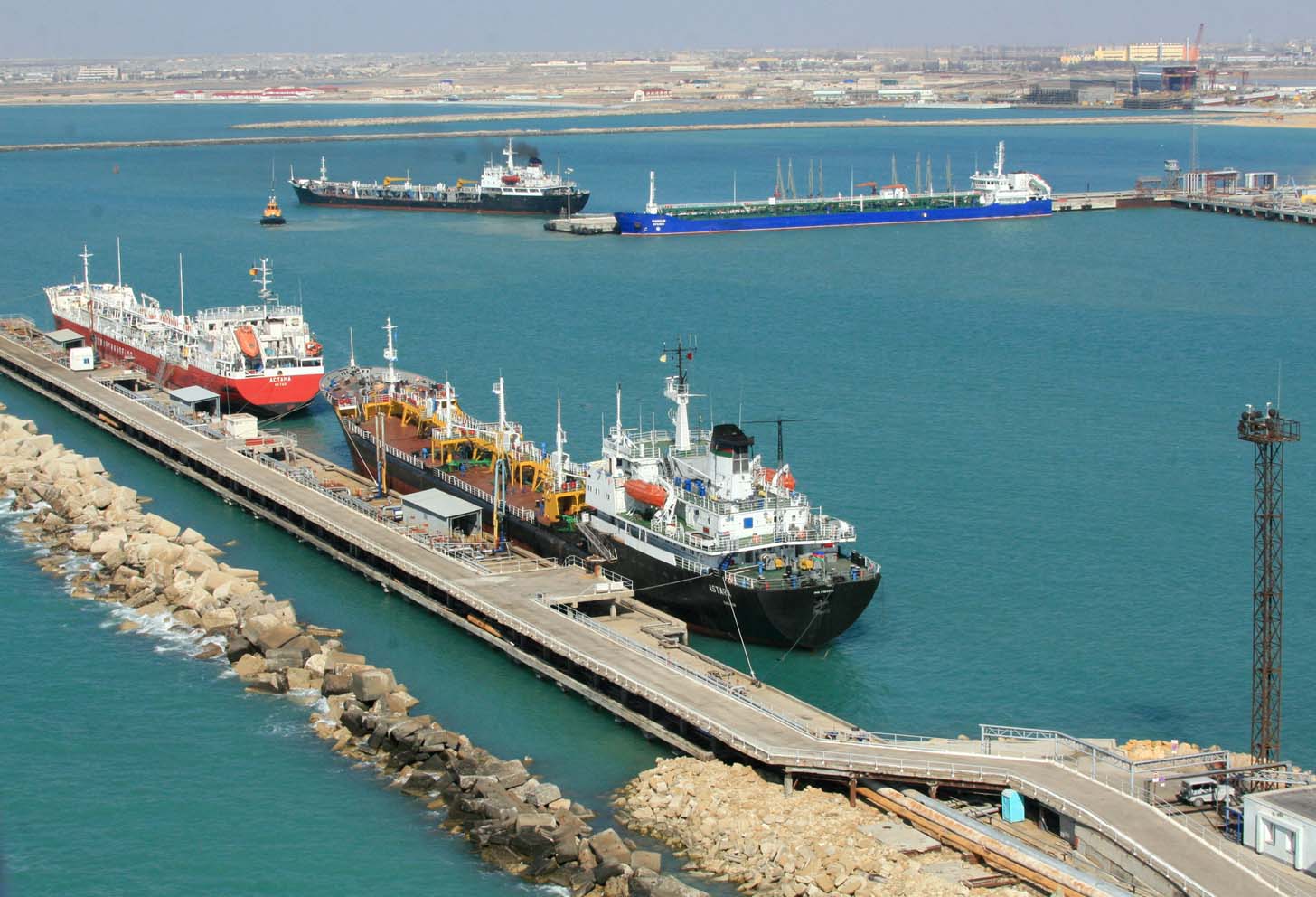 В морском порту Актау усилены меры безопасности 