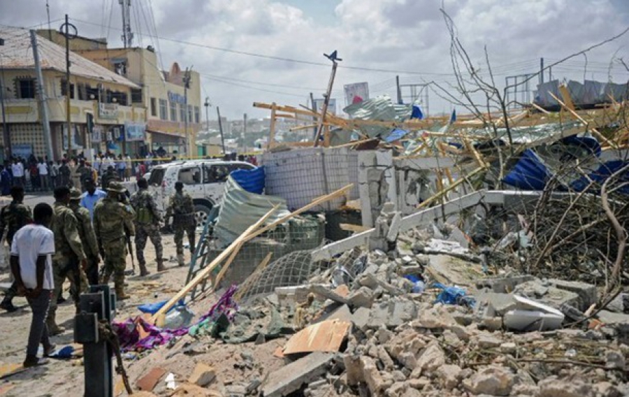 Более 25 человек погибли при нападении на отель в Сомали