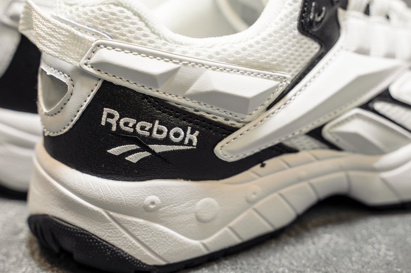 Adidas намерена продать бренд Reebok?