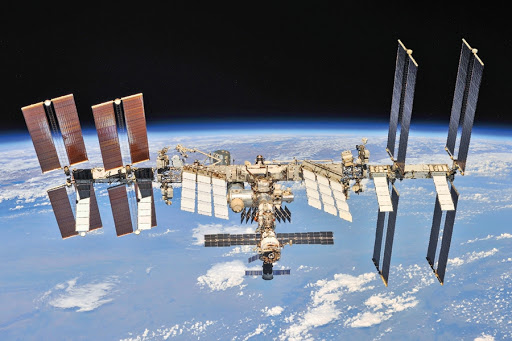 Axiom Space объявила имена туристов, которые полетят на МКС