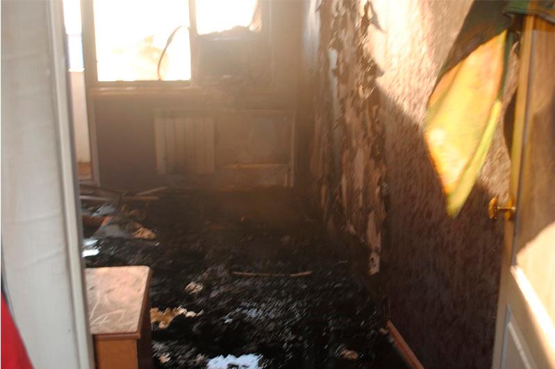 В Атырау из-за пожара в пятиэтажке эвакуировали 35 человек