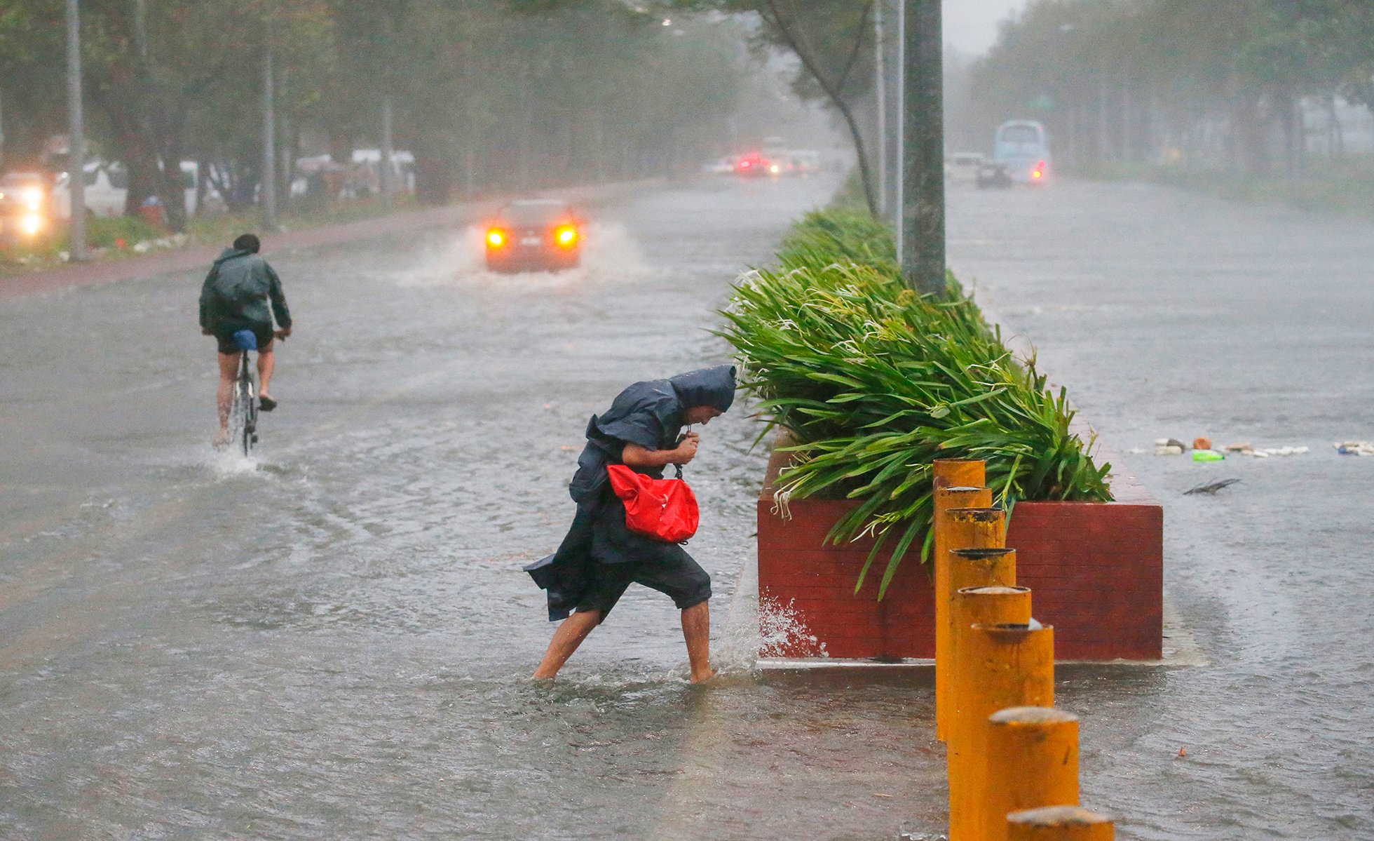 Филиппин аралдарында тайфуннан 19 адам қаза тапты 