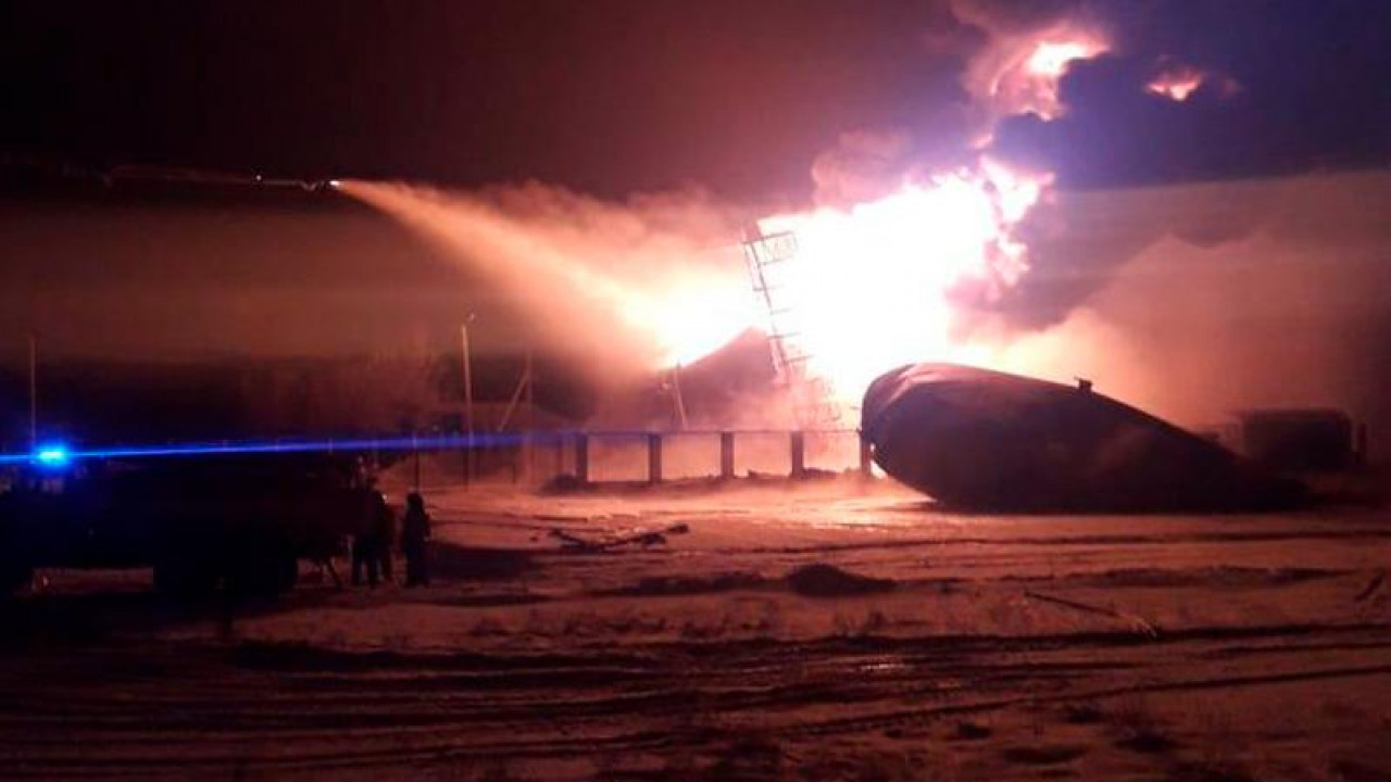 В ДЧС Актюбинской области рассказали о причине возгорания резервуара с нефтяными отходами 